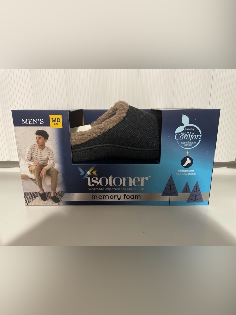 Men’s Isotoner Memory Foam Comfort Slippers Black Size Medium 8/9 NEW IN BOX